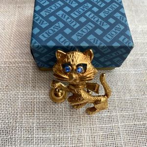 Avon Cat Pin with Dinner Bell